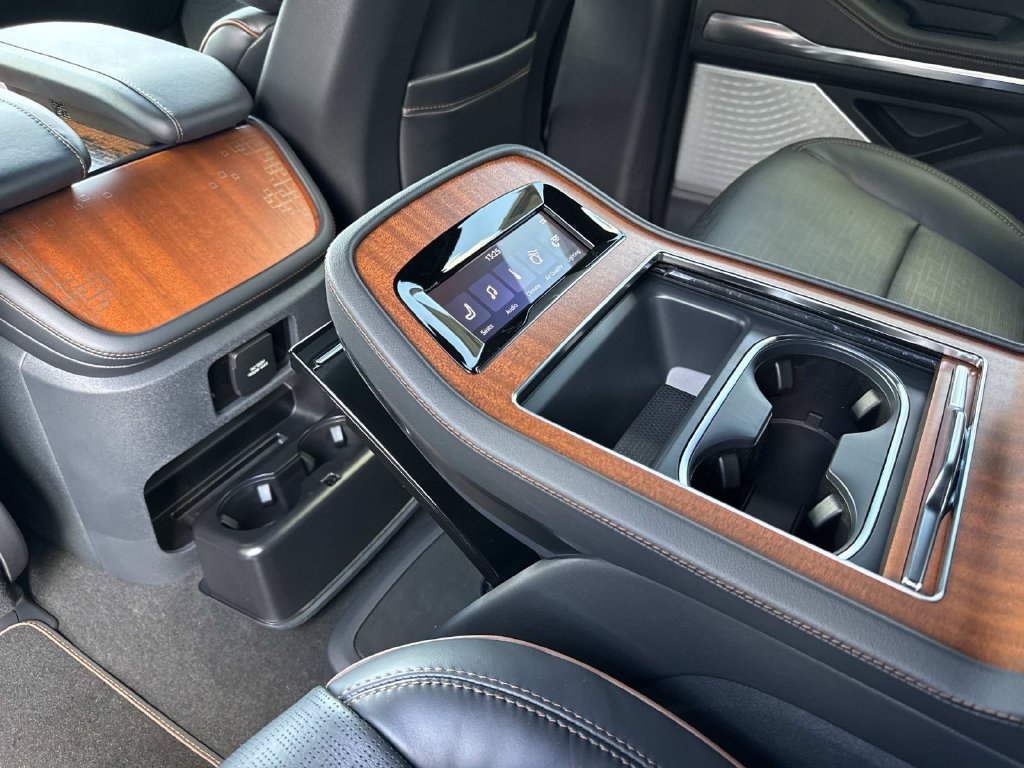 New 2027 Lincoln Navigator Black Label AWD/4WD image 17
