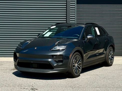 Certified 2025 Porsche Macan Electric image 1