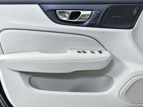 Certified 2024 Volvo V60 B5 Cross Country Plus image 8