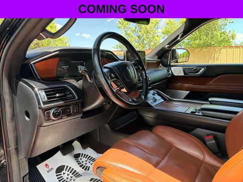 Used 2018 Lincoln Navigator Reserve w/ Technology Package AWD/4WD image 13