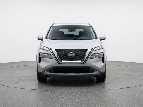 Used 2025 Nissan Rogue SV FWD image 2