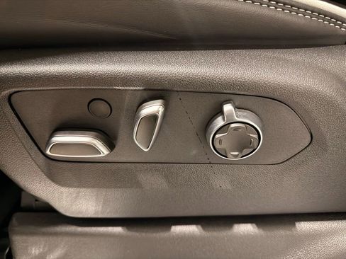 Used 2025 GMC Sierra 2500 AT4X image 15