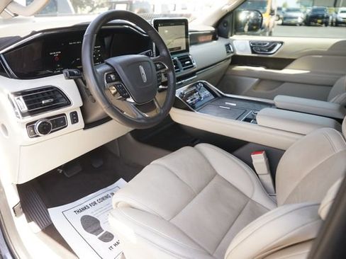 Used 2019 Lincoln Navigator Reserve AWD/4WD image 8