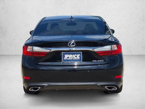 Used 2017 Lexus ES 350 w/ Luxury Package FWD image 6