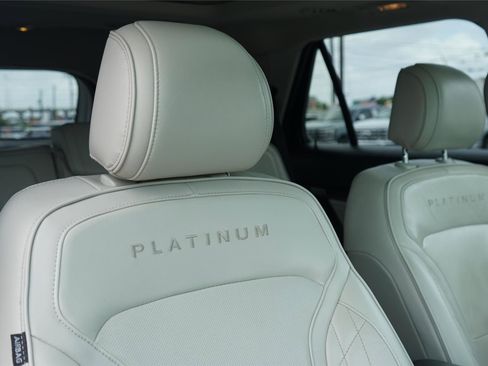 Used 2016 Ford Explorer Platinum AWD/4WD image 31