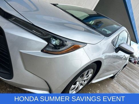 Used 2023 Toyota Corolla LE FWD image 4