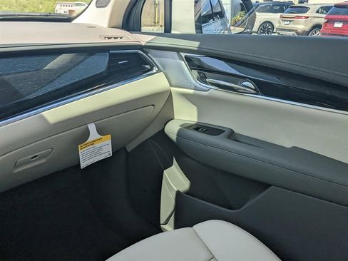 New 2025 Cadillac XT6 Premium Luxury w/ Technology Package image 16