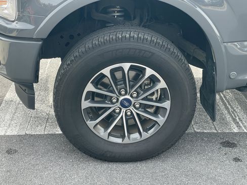 Used 2020 Ford F150 Lariat w/ Equipment Group 502A Luxury image 9