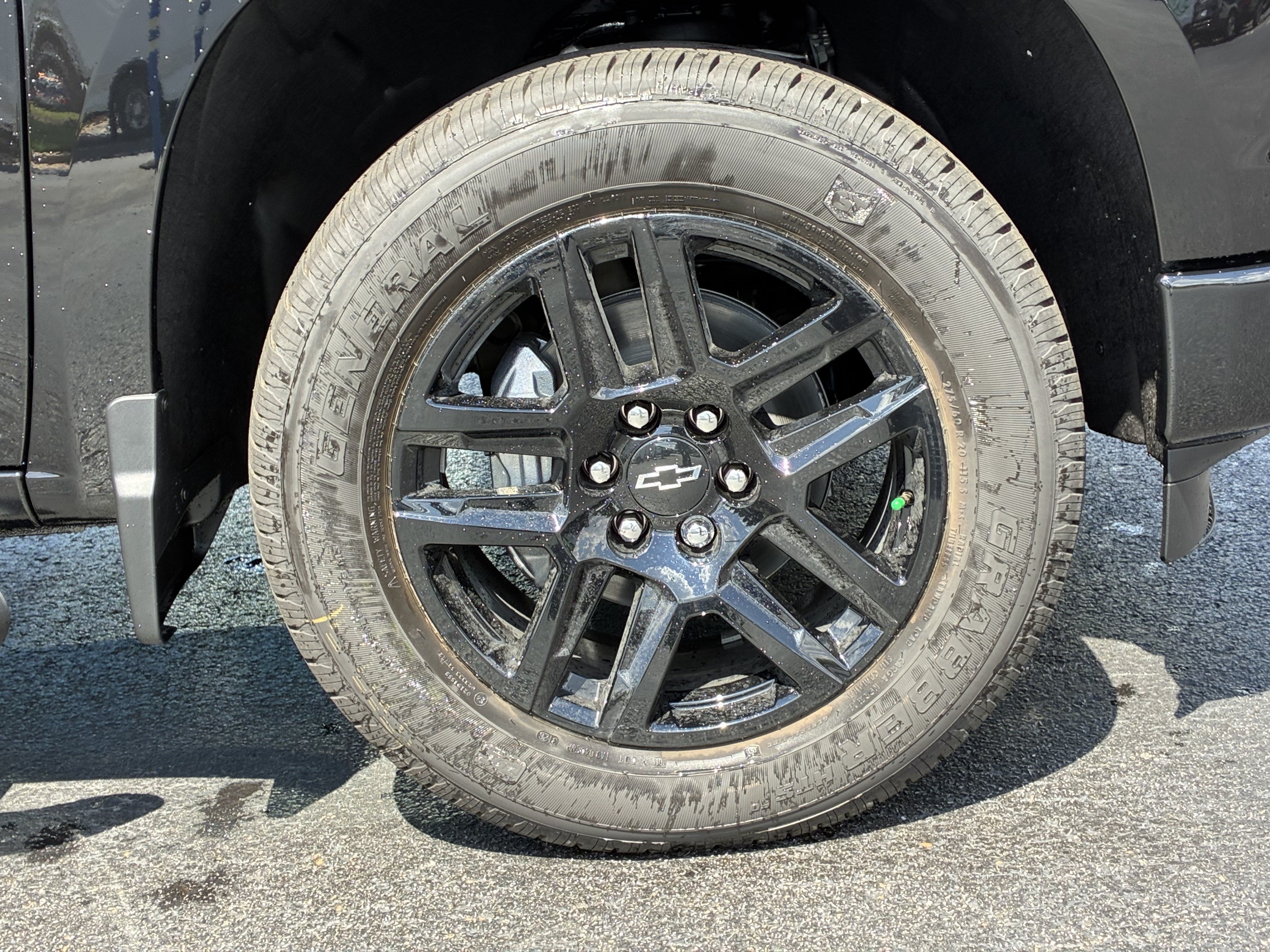 New 2026 Chevrolet Silverado 1500 RST w/ Dark Appearance Package AWD/4WD image 6