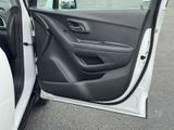 Used 2022 Chevrolet Trax LT w/ LT Convenience Package image 2