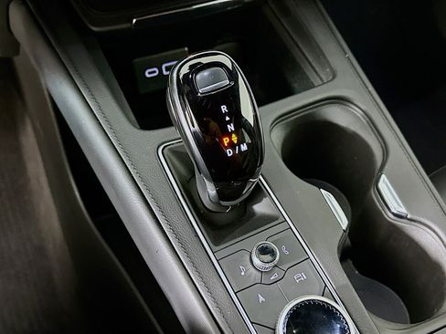 Used 2024 Cadillac XT4 Premium Luxury image 23