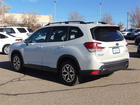 Used 2020 Subaru Forester Premium image 6