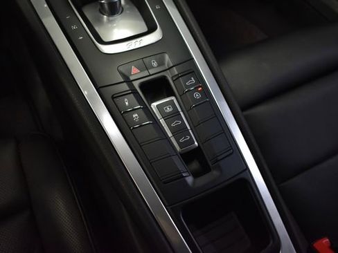 Used 2017 Porsche 911 Carrera 4S image 14