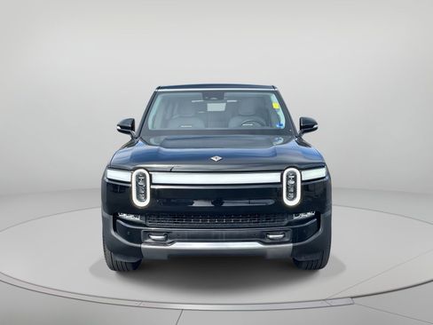 Used 2023 Rivian R1S Launch Edition image 9