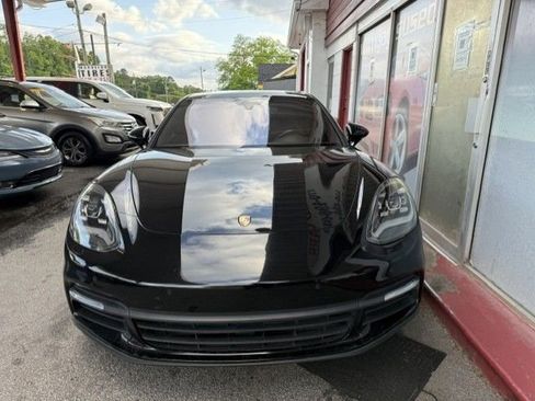 Used 2017 Porsche Panamera 4 AWD/4WD image 4