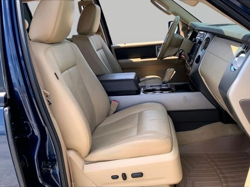 Used 2013 Ford Expedition XLT RWD image 9