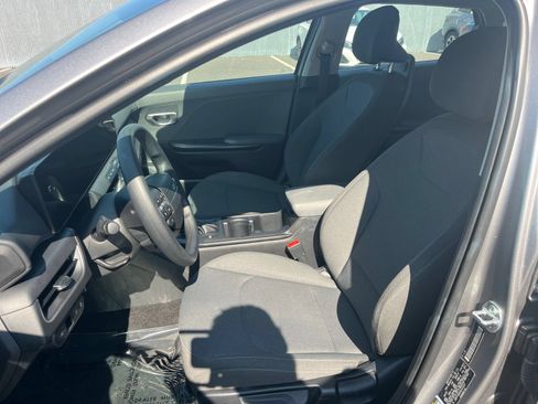 Used 2025 Kia K4 FWD image 36
