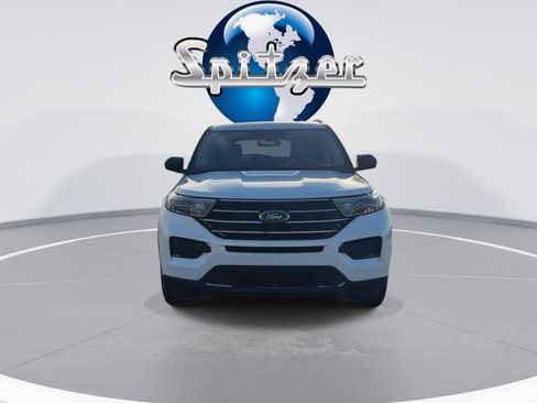 Used 2022 Ford Explorer XLT image 3