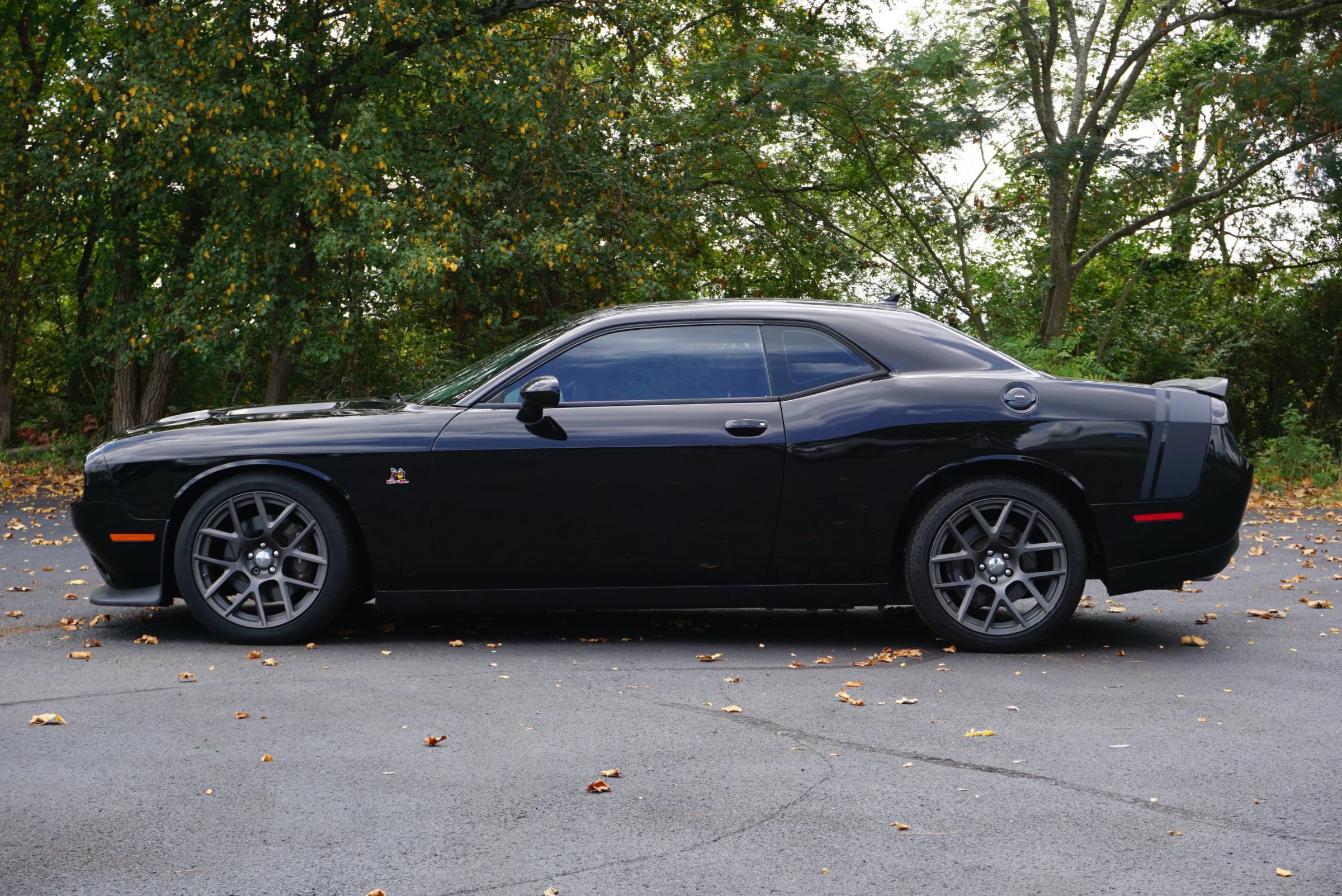 Used 2016 Dodge Challenger R/T Scat Pack w/ Leather Interior Group RWD image 8