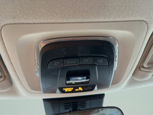 Used 2025 Toyota Corolla LE image 19