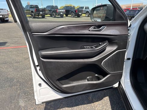 Used 2022 Jeep Grand Cherokee L Laredo w/ Luxury Tech Group I image 12