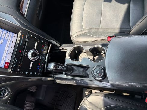Used 2017 Ford Explorer Platinum AWD/4WD image 29