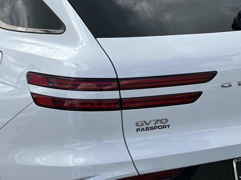 Used 2026 Genesis GV70 2.5T Sport Prestige AWD/4WD image 9