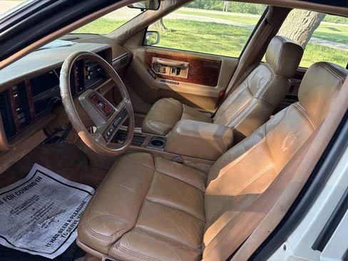 Used 1989 Cadillac Seville FWD image 12