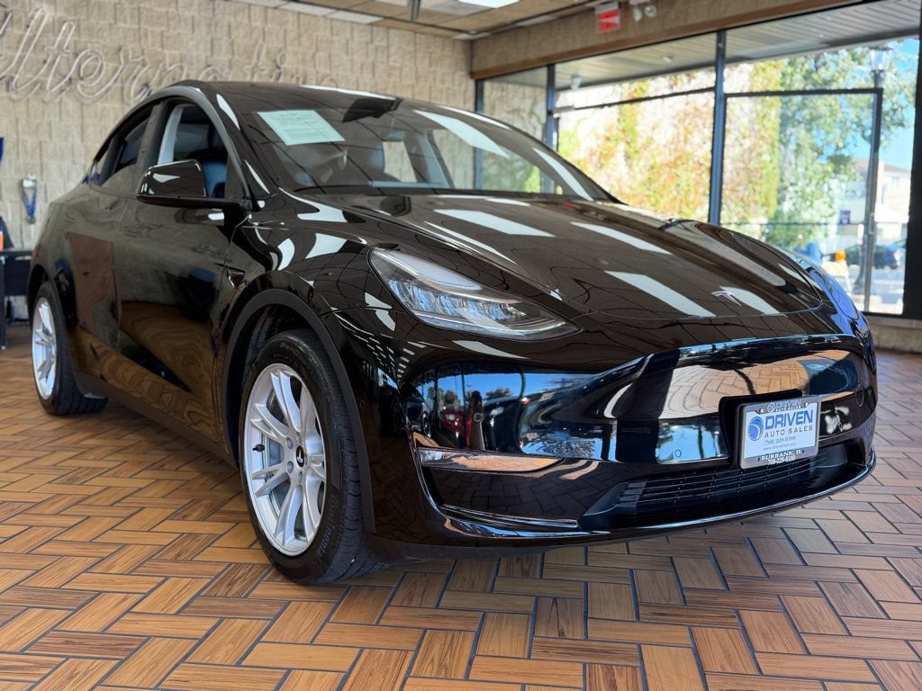 Used 2022 Tesla Model Y Long Range AWD/4WD image 9