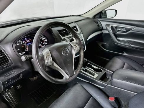Used 2017 Nissan Altima 2.5 SR w/ Midnight Edition Package FWD image 10