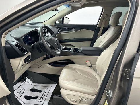 Used 2019 Lincoln Nautilus Reserve w/ Driver Assistance Package AWD/4WD image 9
