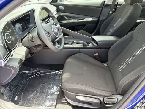 Used 2024 Hyundai Elantra SEL FWD image 13