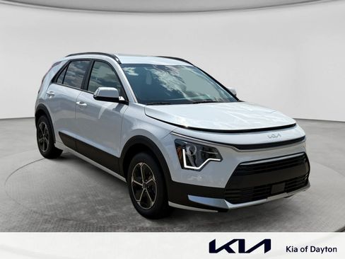 New 2026 Kia Niro EX FWD image 3