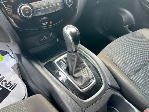 Used 2022 Nissan Rogue Sport S FWD image 17