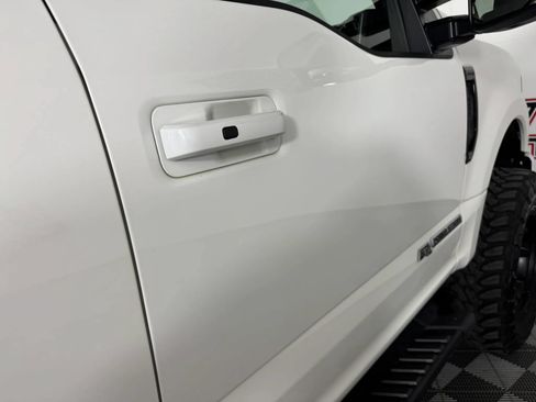Used 2022 Ford F350 Lariat w/ Black Appearance Package AWD/4WD image 32