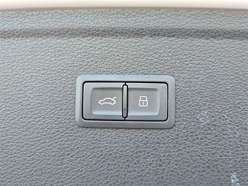 Certified 2022 Audi Q5 2.0T Premium Plus w/ Premium Plus Package image 13