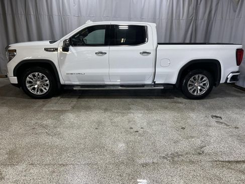 Used 2023 GMC Sierra 1500 Denali w/ Technology Package AWD/4WD image 3