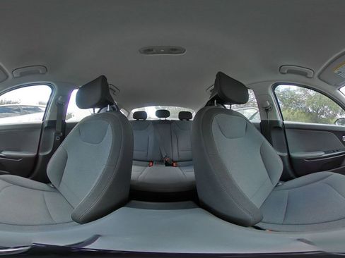Used 2025 Kia K4 FWD image 41