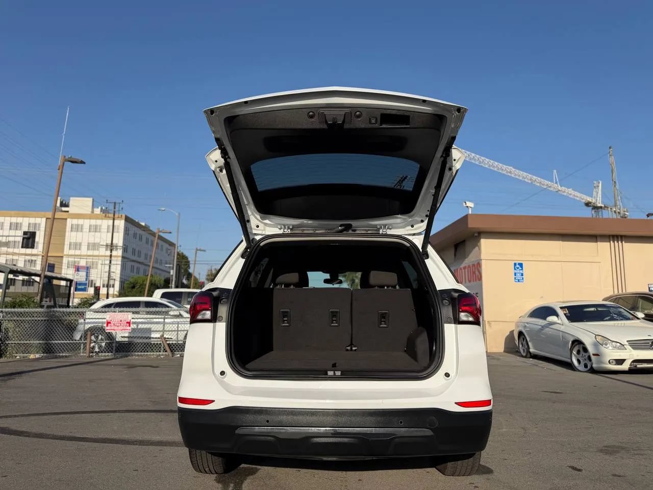 Used 2023 Chevrolet Equinox LT FWD image 30