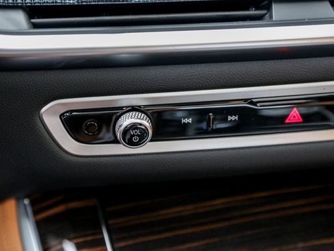 New 2026 BMW X5 xDrive40i w/ Executive Package image 16