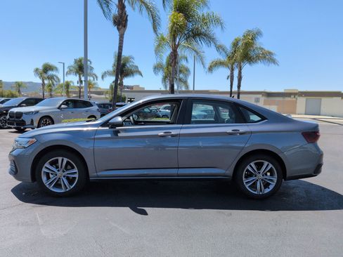 Used 2023 Volkswagen Jetta SE FWD image 7