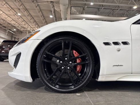 Used 2015 Maserati GranTurismo Sport image 18