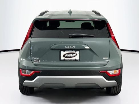 Used 2023 Kia Niro EX w/ EX Cold Weather Package FWD image 10