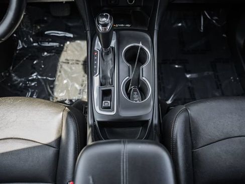 Used 2018 Chevrolet Equinox Premier FWD image 28
