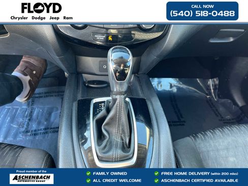 Used 2019 Nissan Rogue SV image 17