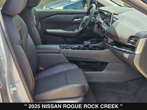 Used 2025 Nissan Rogue SV AWD/4WD image 29
