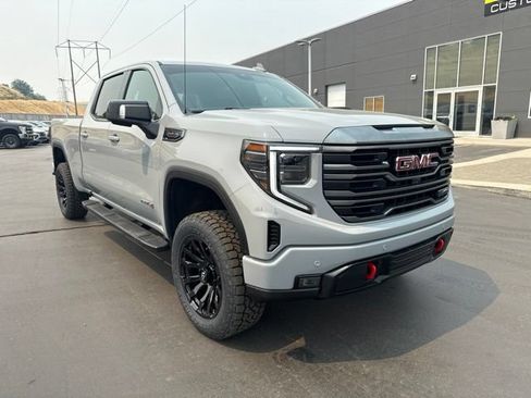 Used 2024 GMC Sierra 1500 AT4 w/ Technology Package AWD/4WD image 2