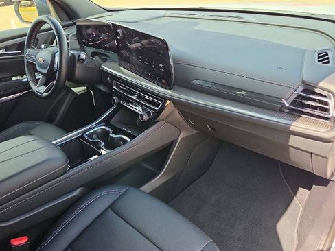 Certified 2026 Chevrolet Traverse LT FWD image 26