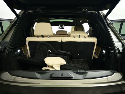 Used 2021 BMW X7 xDrive40i w/ Premium Package image 42