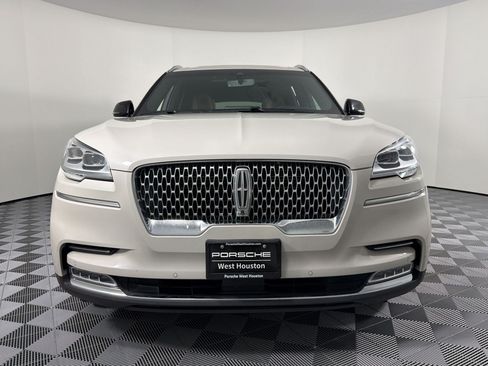 Used 2022 Lincoln Aviator Reserve w/ Equipment Group 201A AWD/4WD image 6